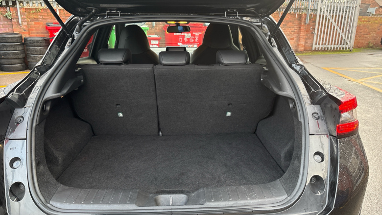 Nissan Juke 1.0 DiG-T 114 N-Connecta 5dr DCT Petrol Hatchback